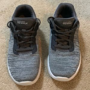 Skechers Go Walk Size 8